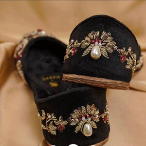 Handmade Royal Velvet Khussa, Gold Indian Juttis, Bridal Footwear image 2