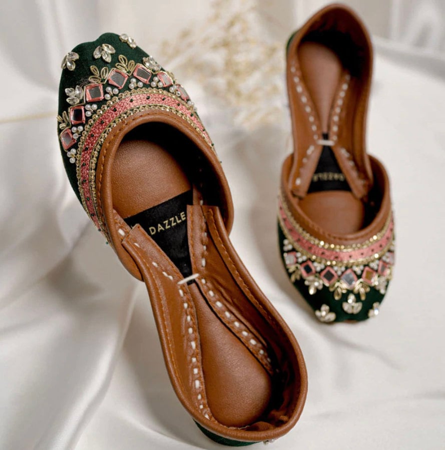 【Yuya 】BEAUTIFUL SHOES Empress Green Bridal Juttis , Handmade Punjabi Khussa Shoes for