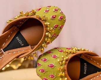 Saao Mehndi jutti , Handmade flats Khussa for Kids & Bridal , Ethnic Traditional Design