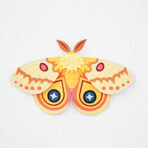 Polilla 3D de Papercraft, Polilla Io masculina de papel, Insecto bicho de papel, Plantilla DIY, Polilla colorida, Plantilla Cricut, Archivos SVG digitales