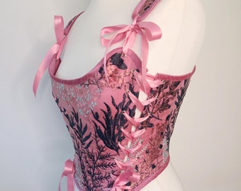 Corsé renacentista pequeño en rosa oscuro, corpiño de encaje rosa vintage del siglo XVIII
