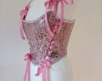 Corsé renacentista rosa oscuro del siglo XVIII, estilo hada vintage, con lentejuelas y encaje de rosas.