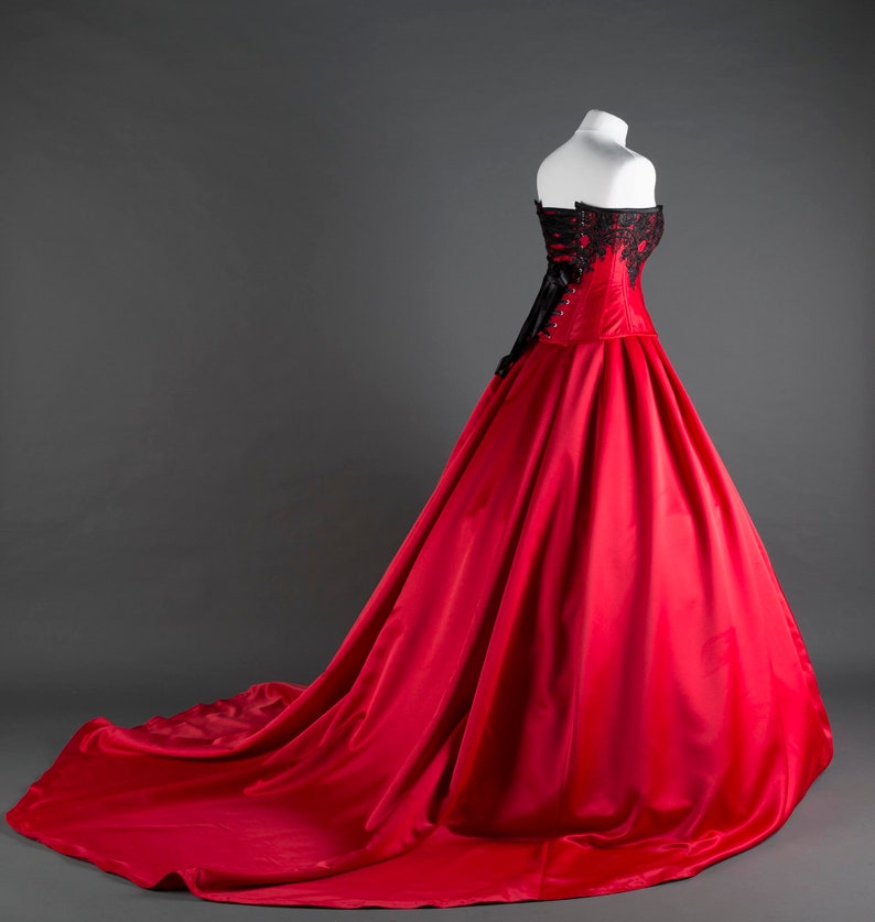 Red Gothic Wedding Dress Gown With Corset and Black Lace - Etsy