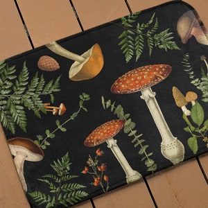 Mushroom Cute Bath Mat, Dark Academia Boho Bath Mat, Dark Cottagecore Shower Mat, Goblincore Botanical Floral Mat, Woodland Forestcore Rug Bild 1