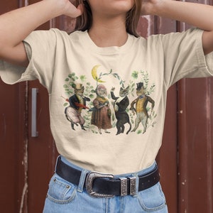 Cottagecore Cats and Wildflowers Tshirt, Retro Cat Botanical Goblincore Clothes, Witchy Grunge Fairycore Light Academia Cottagecore Gift