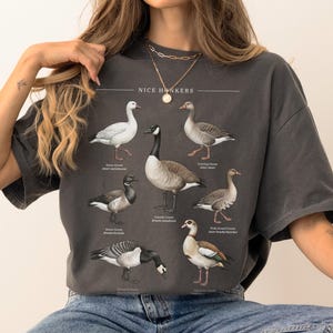 Nice Honkers Shirt, Funny Silly Goose Tee, Vintage Bird Field Guide Shirt, Cottagecore Animal Shirt, Bird Lover Gift, Subtle Humor Tee bild 1