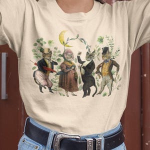 Cottagecore Cats and Wildflowers Tshirt, Retro Cat Botanical Goblincore Clothes, Witchy Grunge Fairycore Light Academia Cottagecore Gift