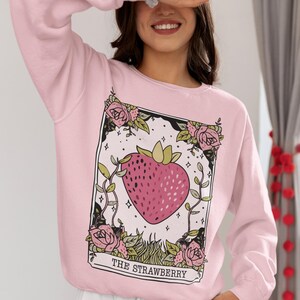 Strawberry Sweater Tarot Card Shirt, Celestial Witchy Cottagecore Clothing, Vintage Goblincore Clothes Strawberry Aesthetic Academia Shirt Bild 2