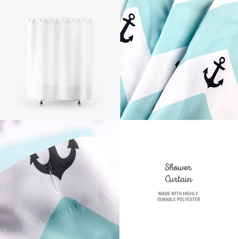 Op de afbeelding: Een douchegordijn met een wit en lichtblauw chevronpatroon en zwarte ankerontwerpen. De tekst "Shower Curtain" en "Made with highly durable polyester" staat onderaan het gordijn gedrukt.