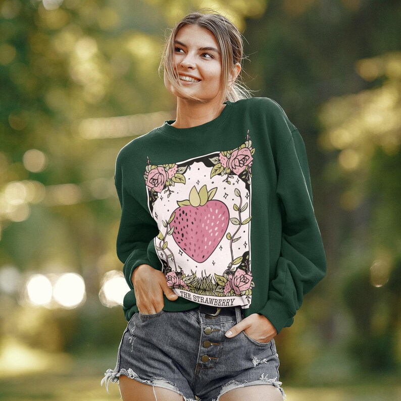 Strawberry Sweater Tarot Card Shirt, Celestial Witchy Cottagecore Clothing, Vintage Goblincore Clothes Strawberry Aesthetic Academia Shirt Bild 7