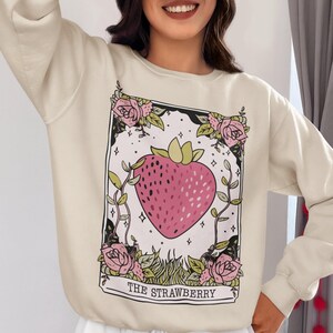 Strawberry Sweater Tarot Card Shirt, Celestial Witchy Cottagecore Clothing, Vintage Goblincore Clothes Strawberry Aesthetic Academia Shirt Bild 1