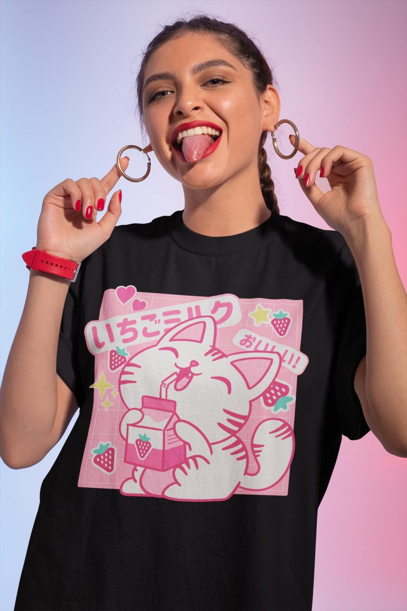 Cat with Strawberry Milk T-shirt, Funny Retro Japanese Kawaii Milk Carton, Otaku Aesthetic Anime Girl Shirt, Harajuku Pastel Goth Shirt zdjęcie 7