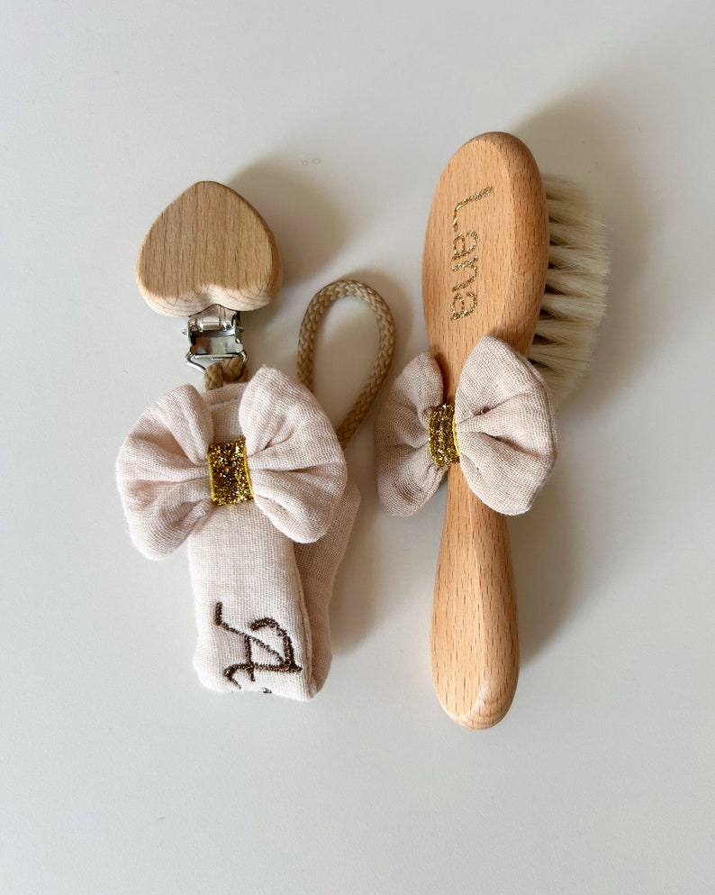 Brosse à cheveux bébé personnalisée avec le noeud nude