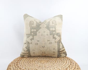 Vintage Turkish Kilim Pillow Cover: 18x18 Sofa Accent