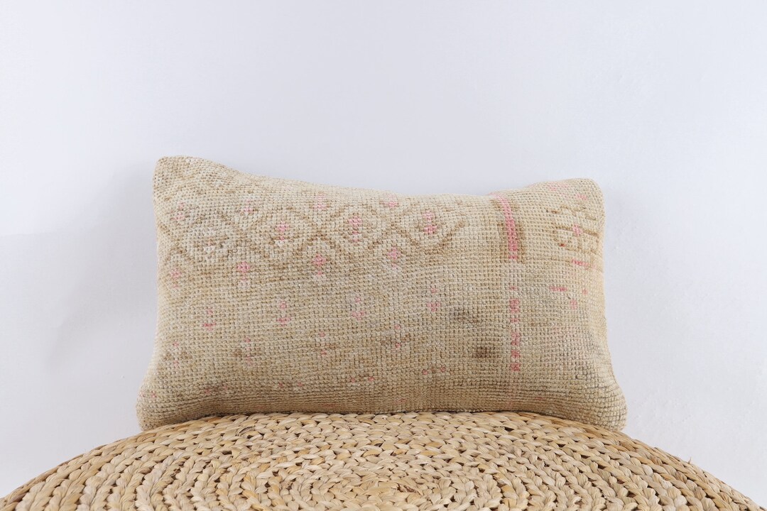 Niedliches Schleifenkissen Für Couch & Sofa – Dekoratives Lendenkissen Mit Rüschen, 40x32 Cm, Rosa, Perfekt Als Rückenstütze Für Wohnzimmer, Schlafzimmer, Auto