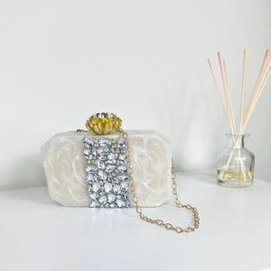 Cartera de resina con piedras de cristal y perlas, cartera de novia real con correa de cadena, bolso de noche para fiesta, cartera de novia, regalos para damas de honor