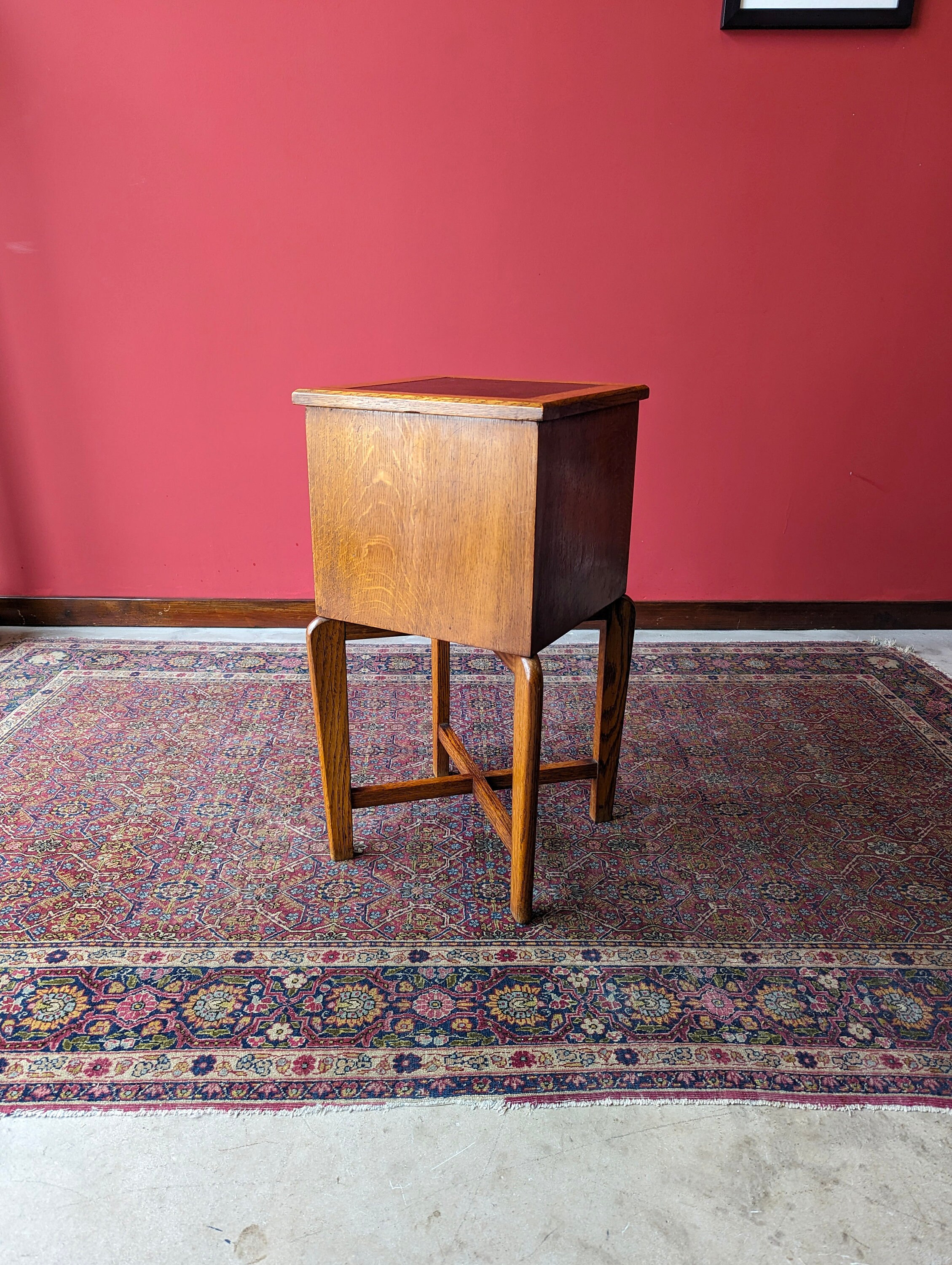 18+ Mid Century Sewing Table