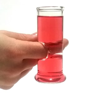 Shot glasses with finger hole | handmade in Germany | Shot glass with holder | Made of sturdy laboratory glass (Pyrex) | Glassblowing