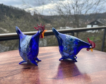 Rooster and hen made of glass | Blue glass animals