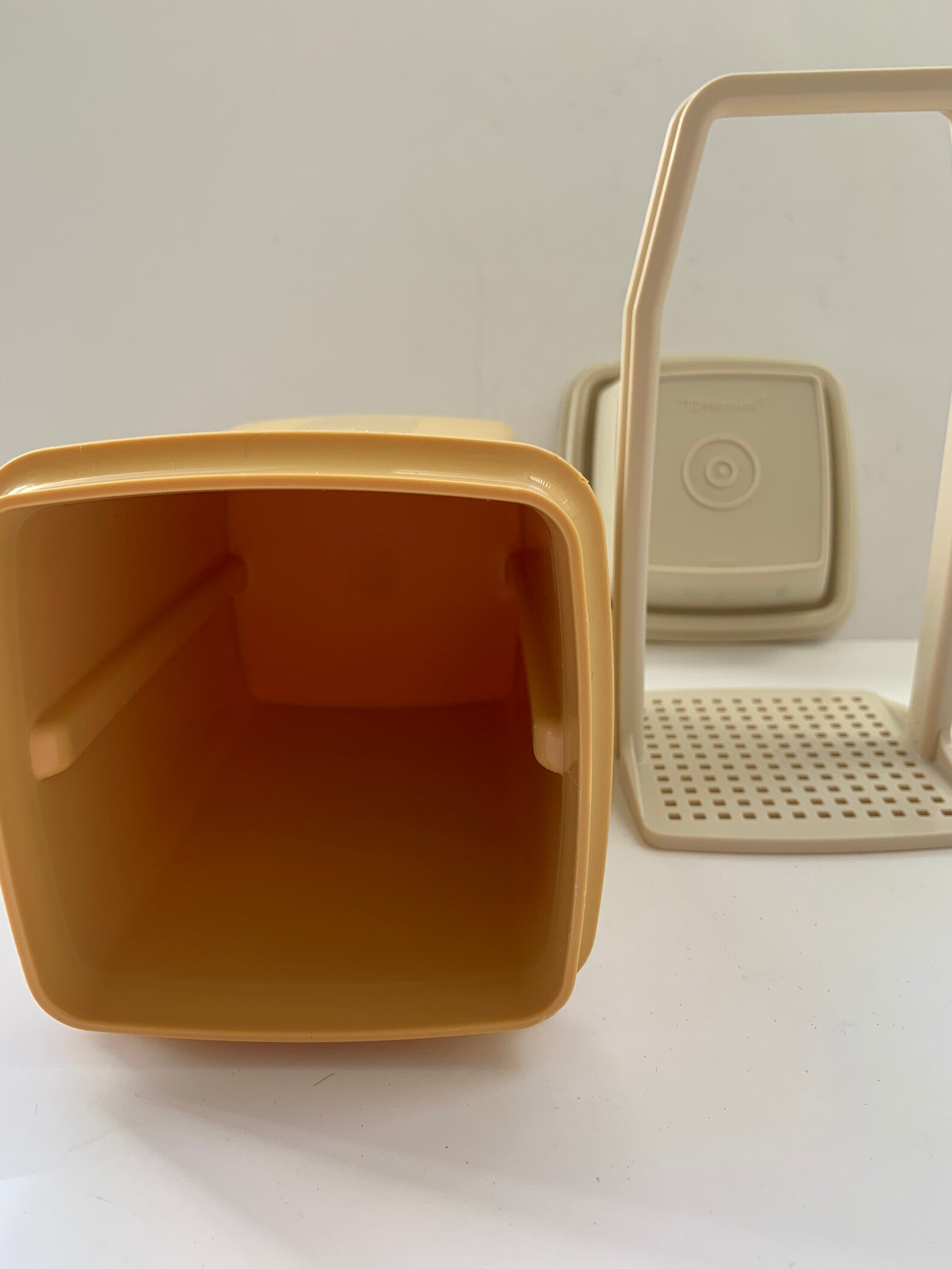 1970s Tupperware beetroot/pickle container & strainer. Harvest Etsy