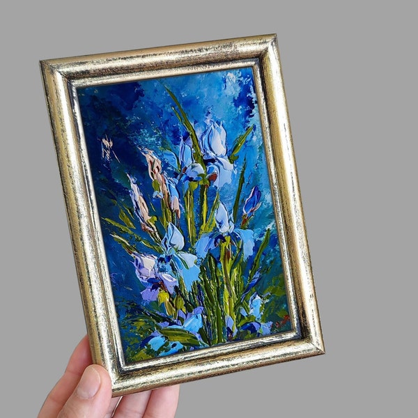 Goud ingelijst Iris olieverfschilderij originele kunst, blauwe irissen mini kunst aan de muur, cadeau iets blauw, Iris bloemen kleine kunstwerken