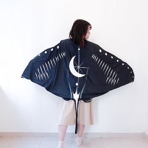 Stingray Cape - The moon