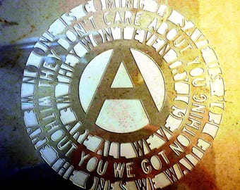 Plantilla anarquista: Nadie vendrá a salvarnos. Somos todo lo que tenemos. (Plantilla de 22,9 x 28 cm, una capa, cortada de mylar de 0,7 mm)