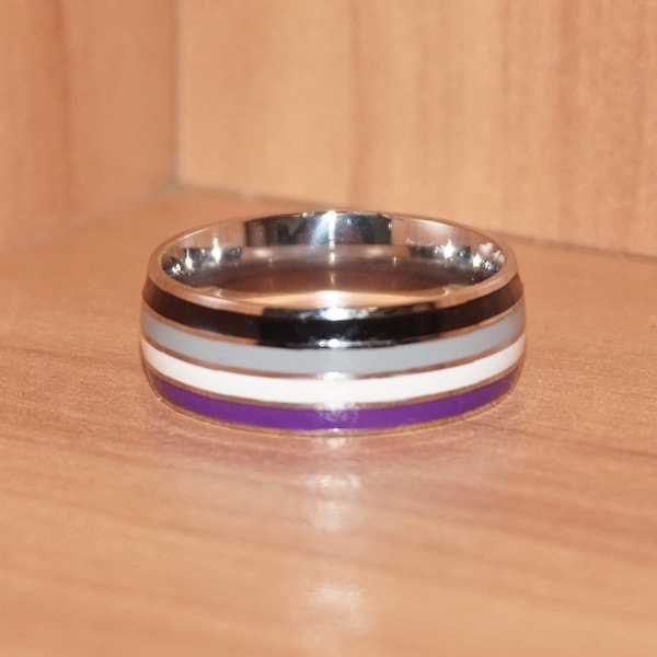 Asexual pride ring