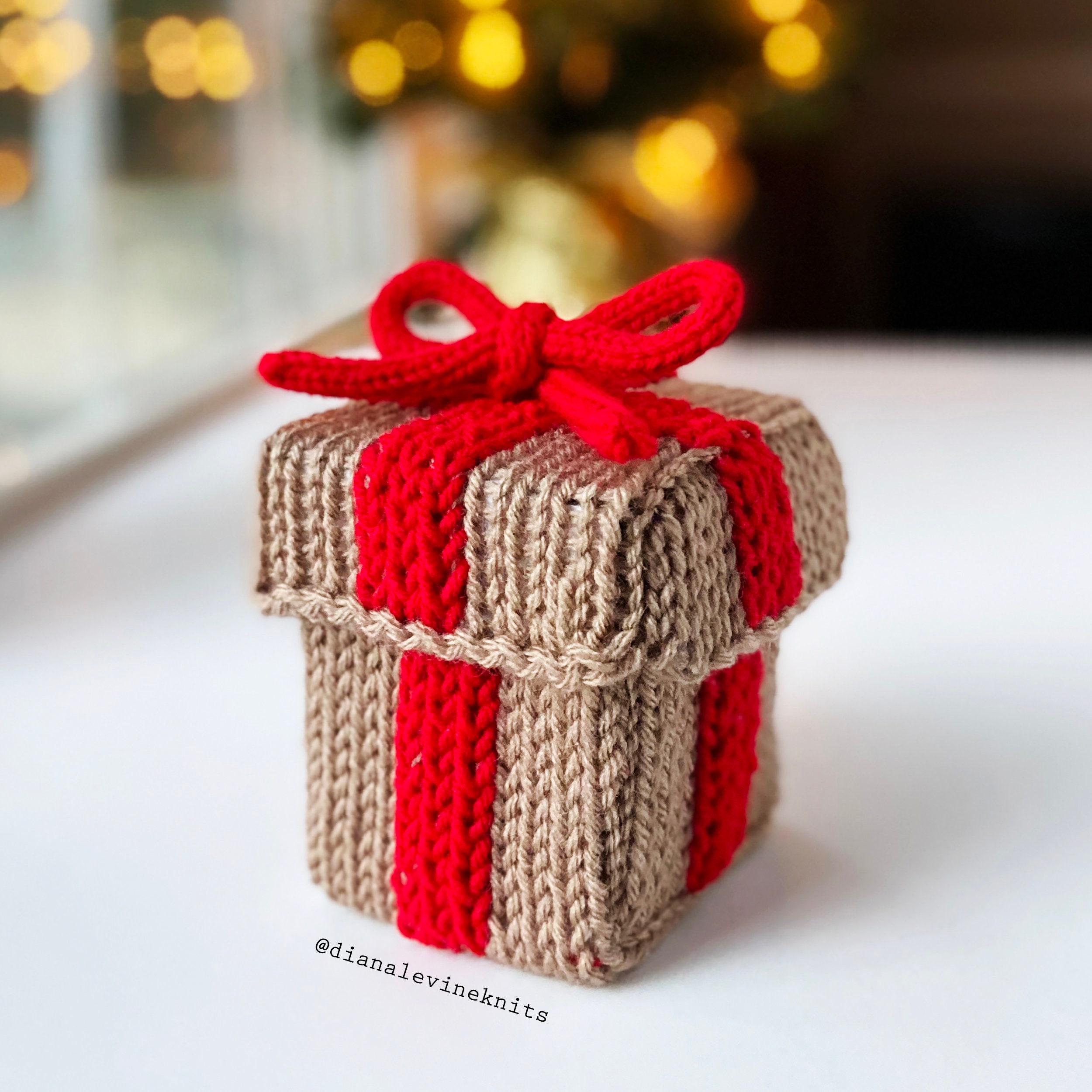 Little Gift Box Pattern Holiday Gift Box (SMALL) Pattern PDF for 22 Needle Addi® or Sentro ...
