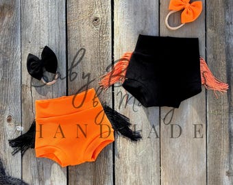 Halloween Black and Orange Fringe Bummies with Bow / Baby Girl Halloween Outfit / Fringed Shorts / My First Halloween / Handmade Clothing