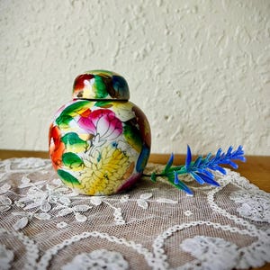 Vintage Mini Chinese Porcelain Ginger Jar Vase – Multi-Color Floral & Gilt Gold