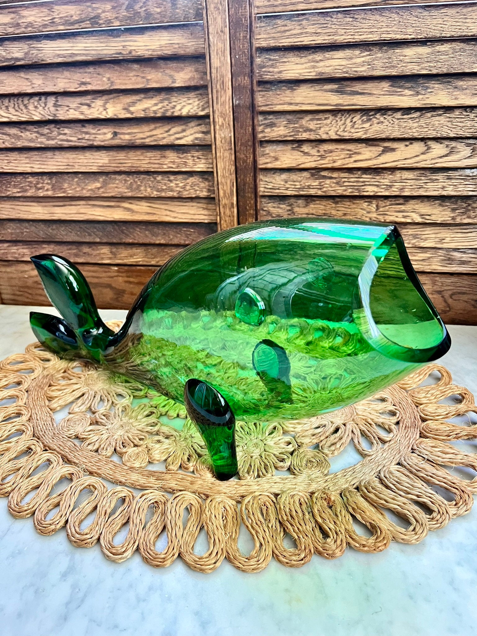希少なヴィンテージ BLENKO ブレンコガラス 置物 手拭きガラスアメリカ雑貨 Vintage MCM Blenko Glass Fish #971S in Emerald - Winslow Anderson