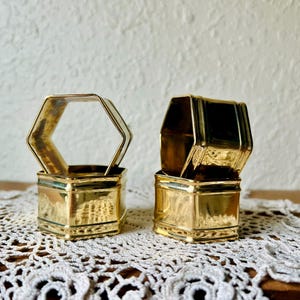Vintage Geometric Hexagon Brass Napkin Ring Holders – Set of 4