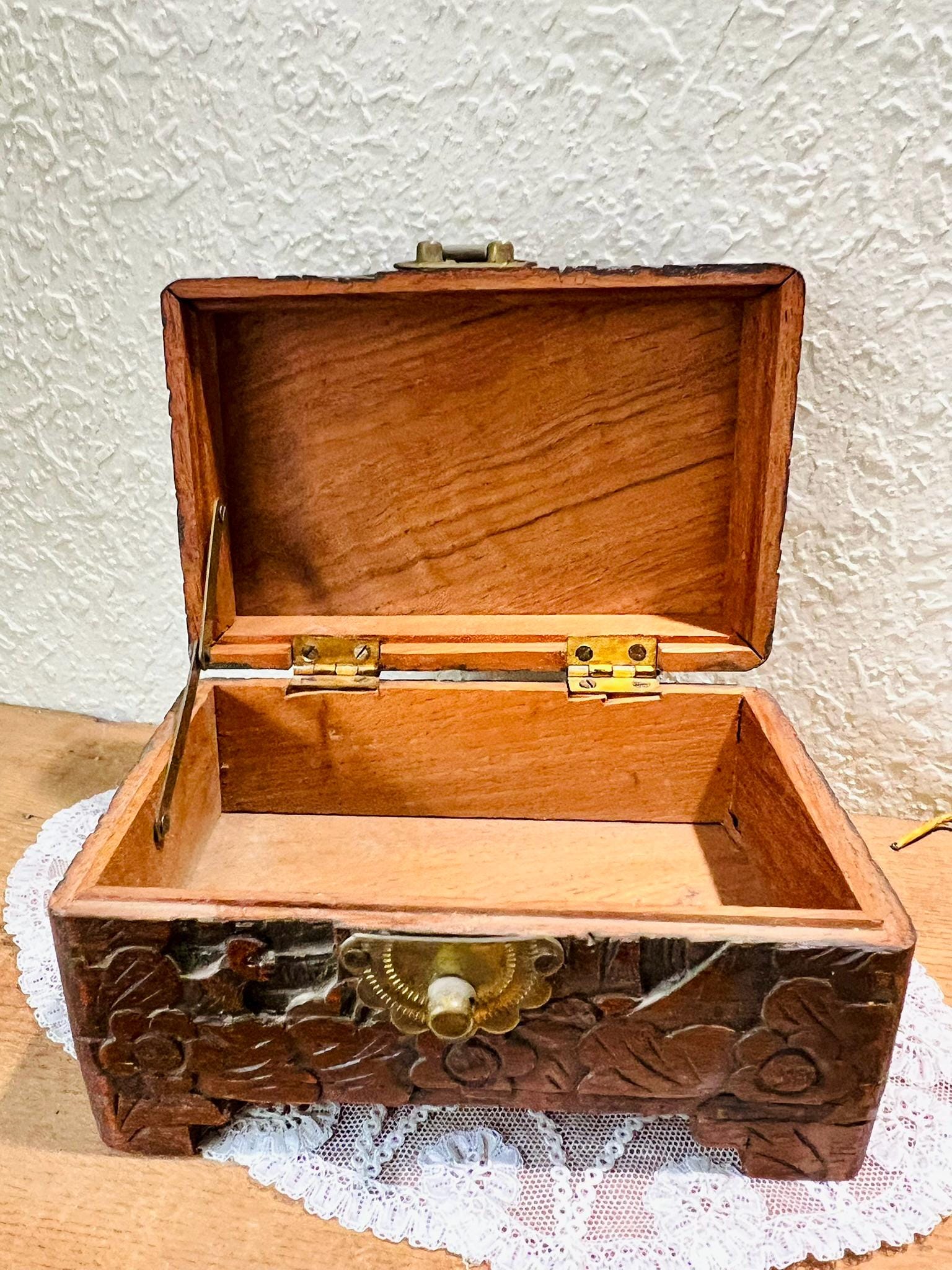 Vintage 1950s Chinese Camphor Wood Trinket Box – Hand Carved With