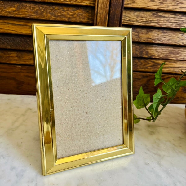 Vintage Gold Mini Frame - Holds 4x5" Photo - 105