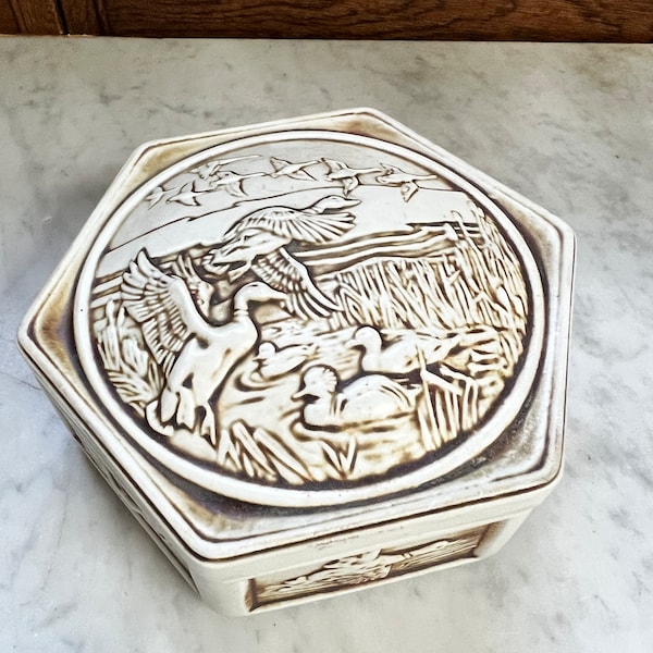 Vintage Avon Duck Scene Ceramic Box