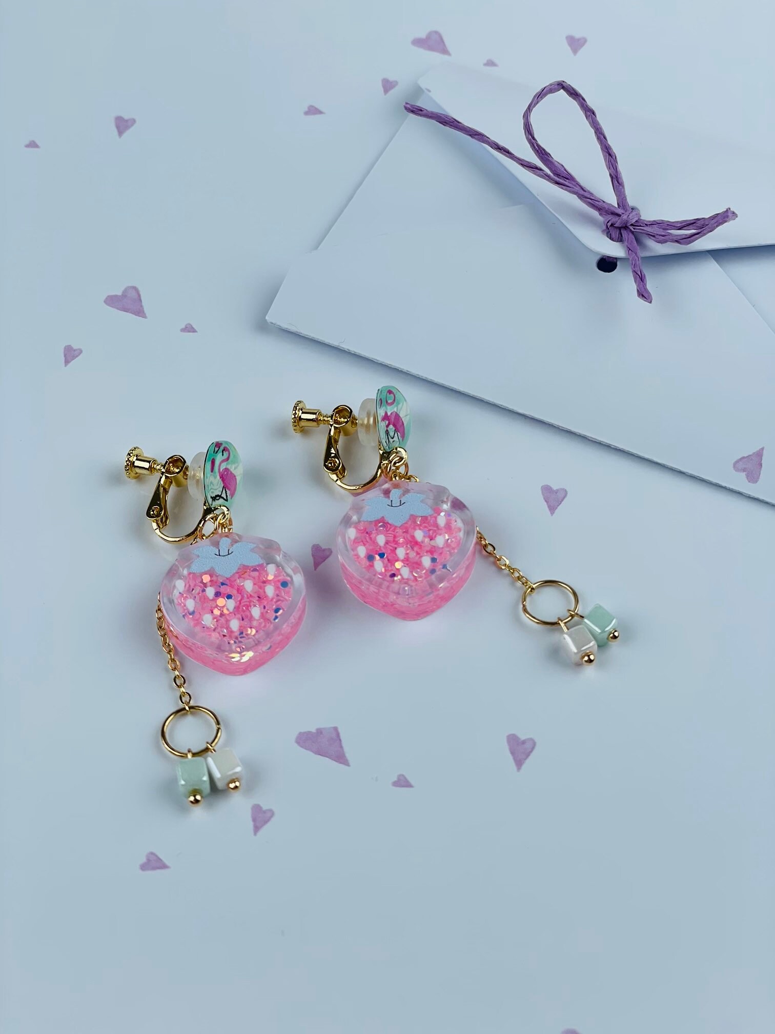 Fresa rosa. Pendientes clips. on earrings. El mejor modelo Etsy