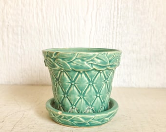 Vintage Mccoy Pottery Quilted Planter With Attached Saucer in Blue