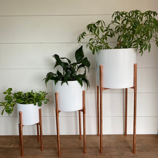 How to Use Copper Fixtures to Prevent Corrosion in Gardens