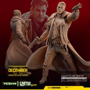 Puede incluir: Una figura en miniatura detallada de un hombre con un abrigo largo, sosteniendo un arma. La figura está pintada en color marrón y tiene un aspecto realista. El texto "Agent CLIVE SMITH, CEO - Cyborg Execution Office" es visible debajo de la figura.