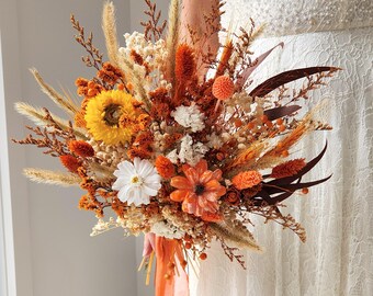 秋の野花ブーケ：バーントオレンジのドライフラワーウェディングブーケ