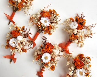 秋の野花ブーケ：バーントオレンジのドライフラワーウェディングブーケ