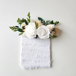 Boutonnières de poche roses blanches, fleur de poche fleurs séchées blanches et vertes, fleur de mariage, boutonnière du marié