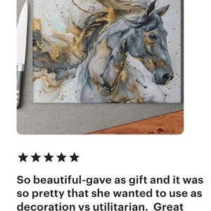 This modern abstract horse cutting board received another 5-star review from a happy customer stating “So beautiful - gave as gift and it was so pretty that she wanted to use as decoration vs utilitarian. Great experience and highly recommended”.