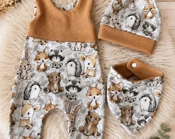 Handmade Baby Set Woodland Animals – Romper with Hat & Scarf – Baby Outfit Made of Waffle Fabric – Gift for Newborns