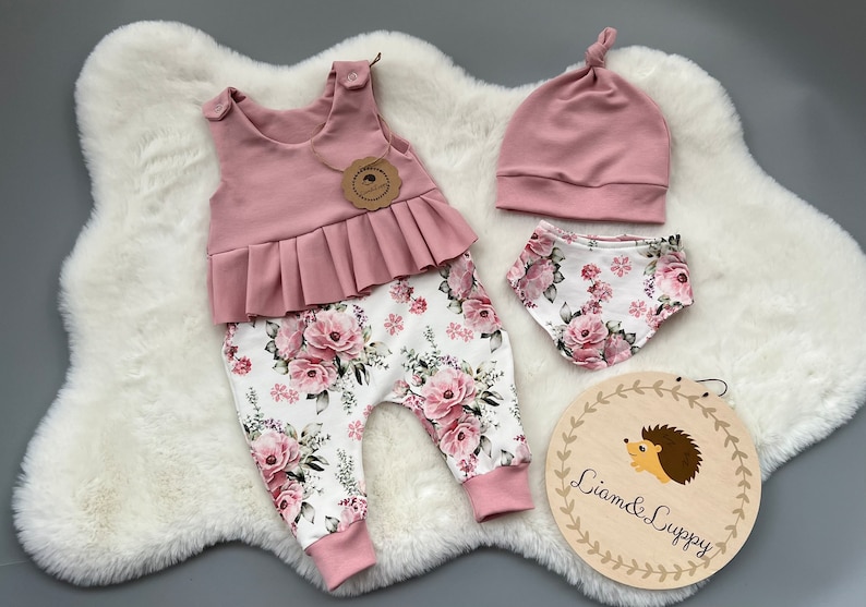 Strampler Set mit Rüschen in Rosa