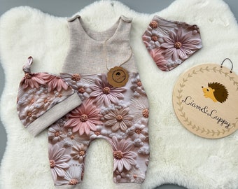 3 er Set Strampler Mütze uns Halstuch , Beige Meliert, Rosa , Blumen Motiv, Strampler  für Mädchen Set Geschenk zur Geburt Idee