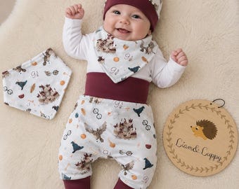 Hogwarts Baby Set – Harem Pants, Knotted Hat & Scarf – Handmade Baby Outfit – Gift for Birth / Baby Shower / First Equipment