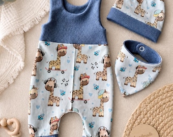 Baby Strampler Set Giraffe Junge | Handmade Romper mit Mütze & Halstuch | Baby Geschenk Geburt | Newborn Outfit Blau | Safari Babyset
