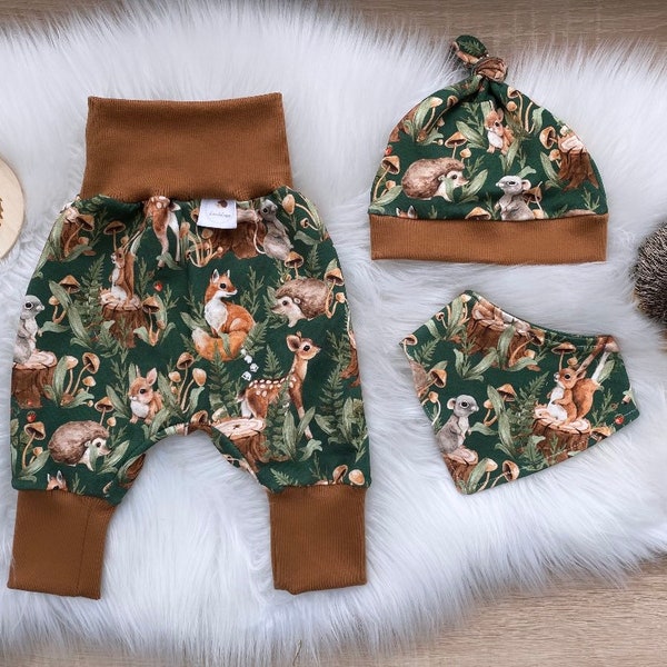 Baby Set Hose ,Mütze und Dreieckstuch, Erstausstattung  Junge Mädchen Neugeboren Set New Born set Geschenkset Wilde Waldtiere forest animals